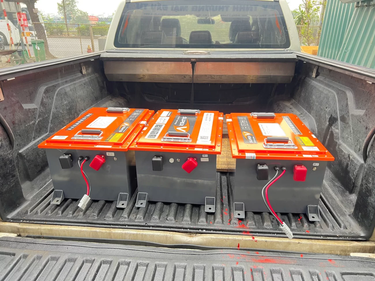 Pin lithium cho xe nâng người