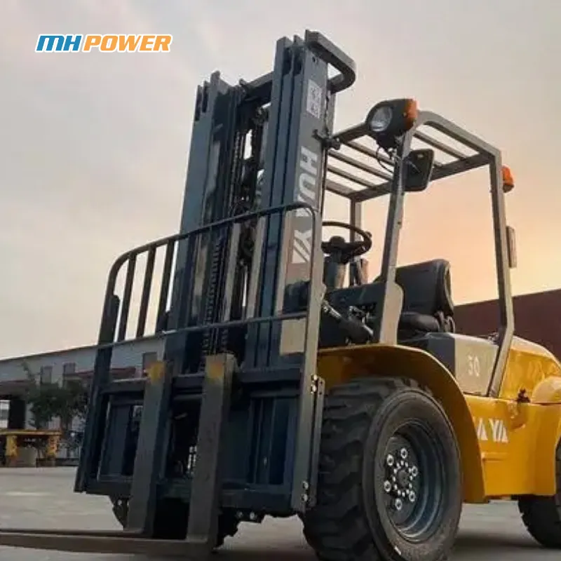 Xe nâng sử dụng lốp hơi trong hoạt động vận tải hằng ngày