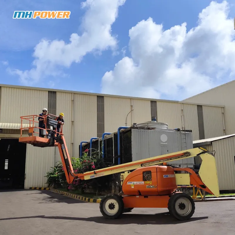 Xe nâng người Boom lift JLG