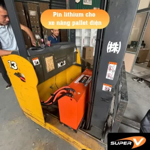 xe nâng pallet