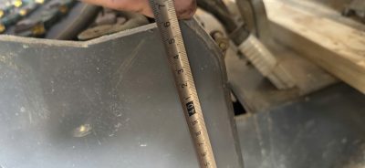 Khảo sát kích thước thùng ắc quy xe nâng TCM trước khi sản xuất pin lithium.